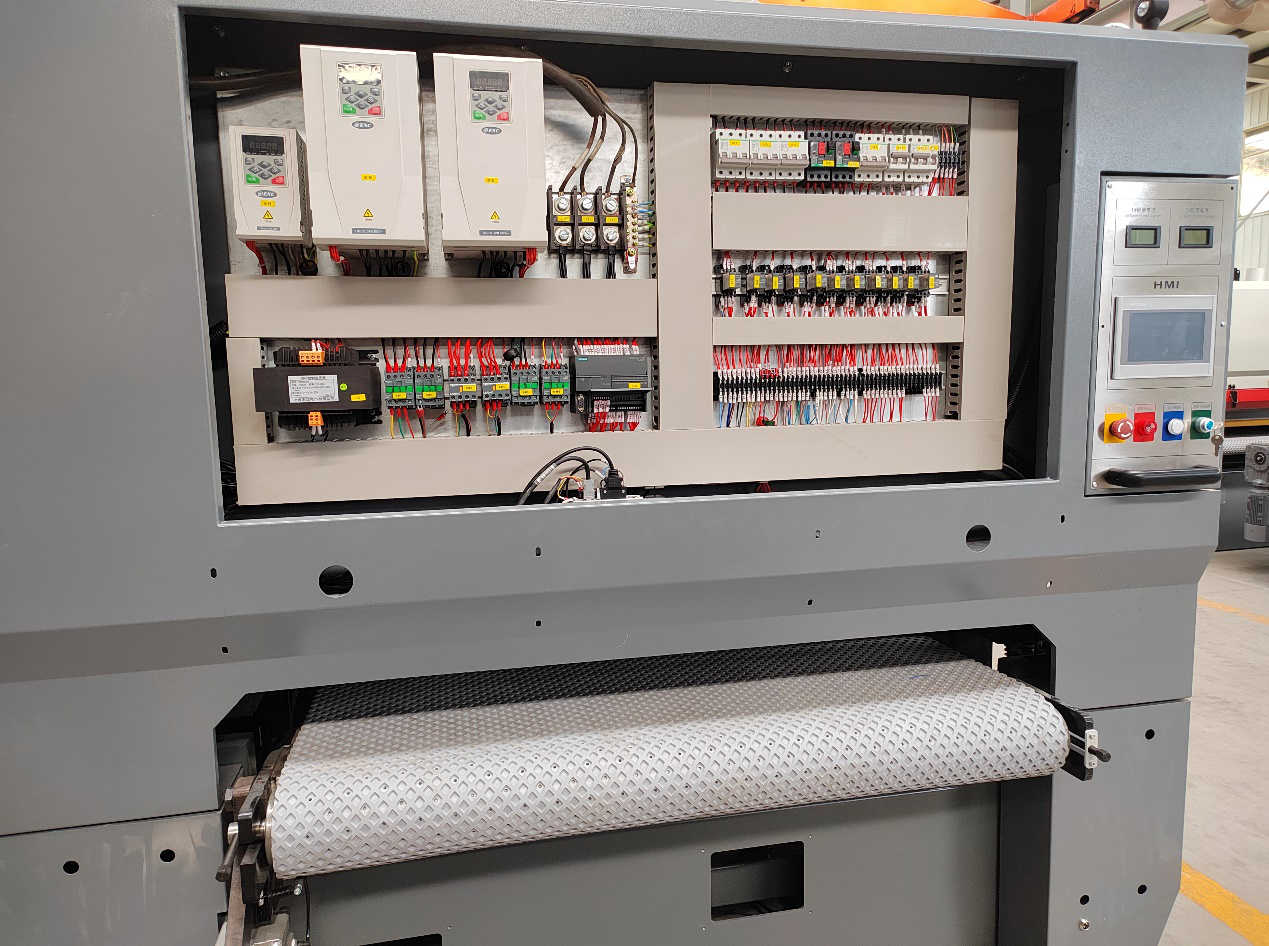 万象城AWC(中国)ENA100系列变频器在砂光机上的应用